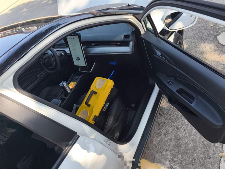 哪吒汽车 哪吒AYA 2023 汽车图片 #21