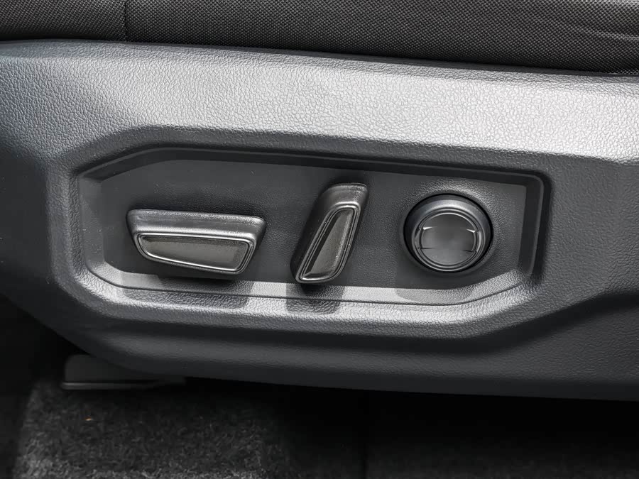 Toyota Tundra 2024 immagine di auto #21