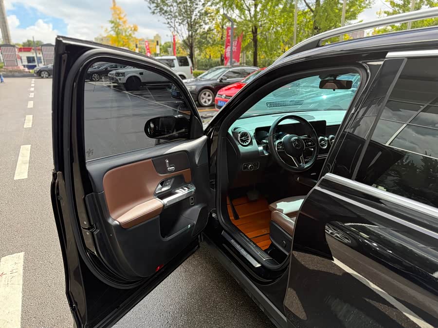 Mercedes-Benz GLB Class 2020 immagine di auto #21