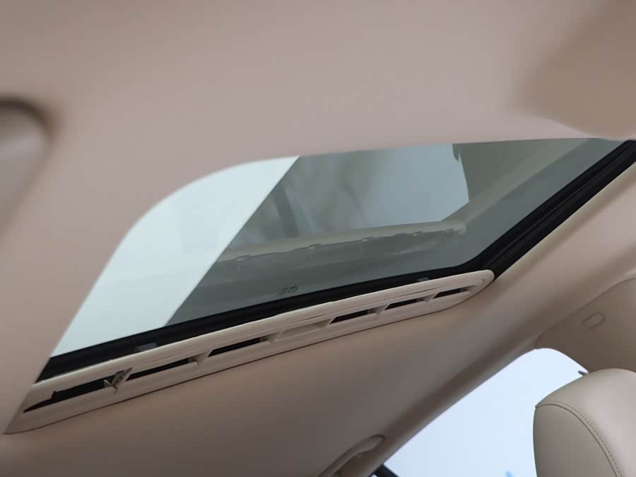 Skoda Superb 2015 car image #21