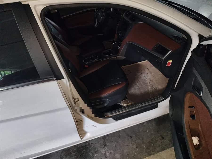 BYD G5 2015 #21 BYD G5 2015 car image #21