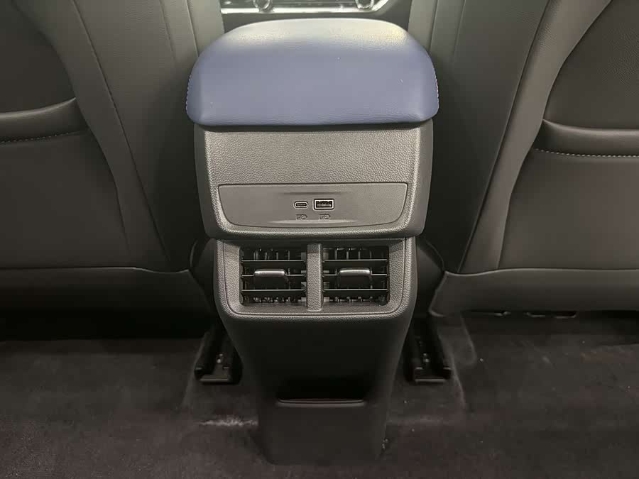 Chevrolet Equinox Plus 2025 car image #21