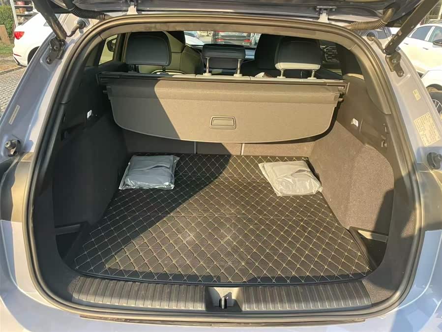 Audi Q6L e-tron 2025 #21 Audi Q6L e-tron 2025 صورة سيارة #21