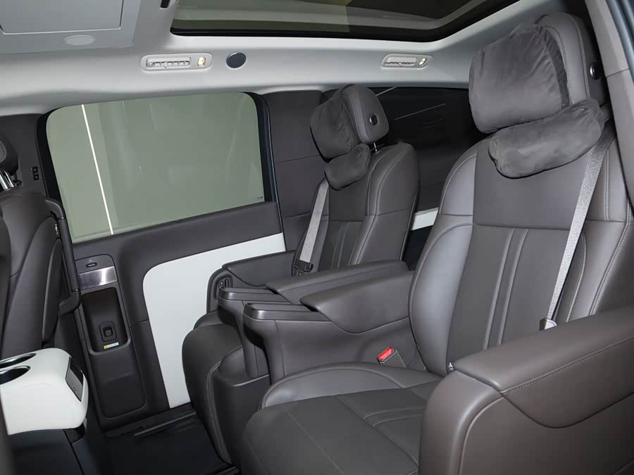 理想汽车 理想MEGA 2024 汽车图片 #21