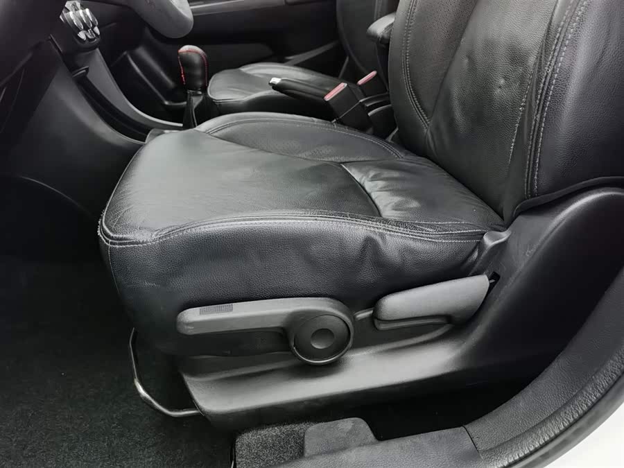 Suzuki Ciaz 2015 изображение автомобиля #21