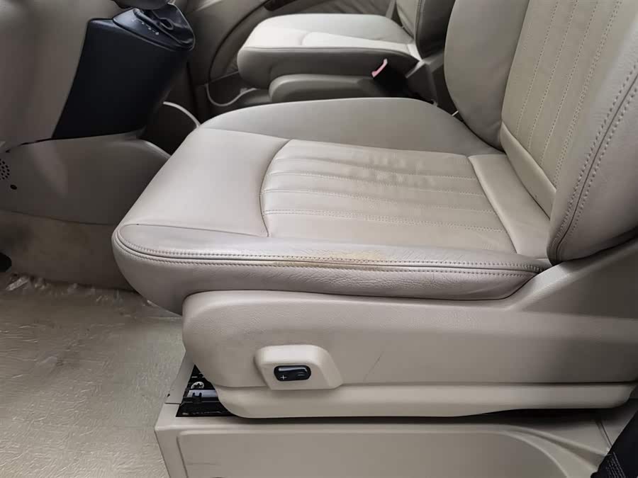 奔驰 唯雅诺 2010 汽车图片 #21