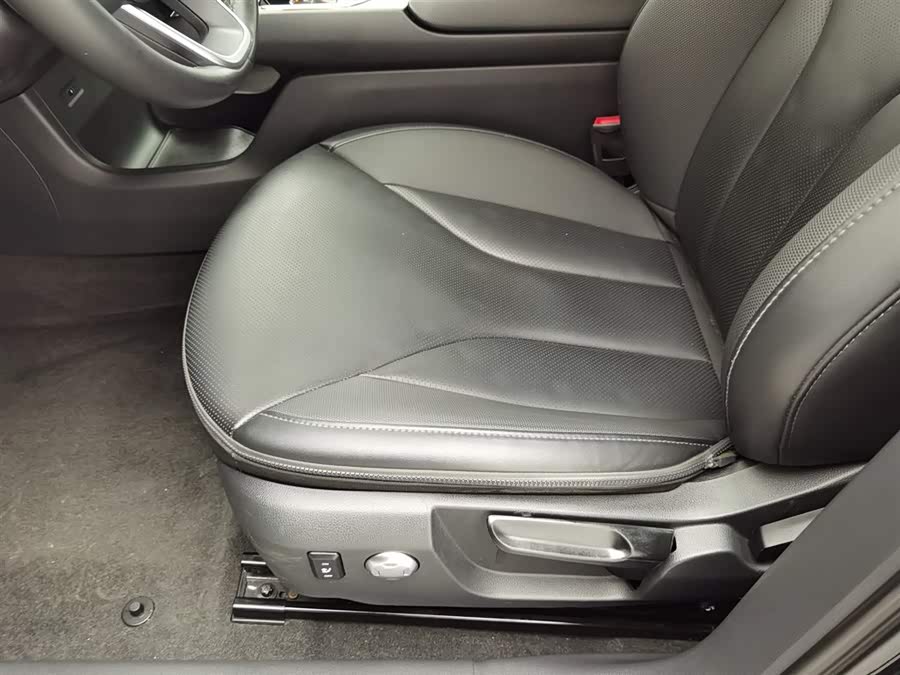 HongQi E-QM5 2023 #21 HongQi E-QM5 2023 car image #21