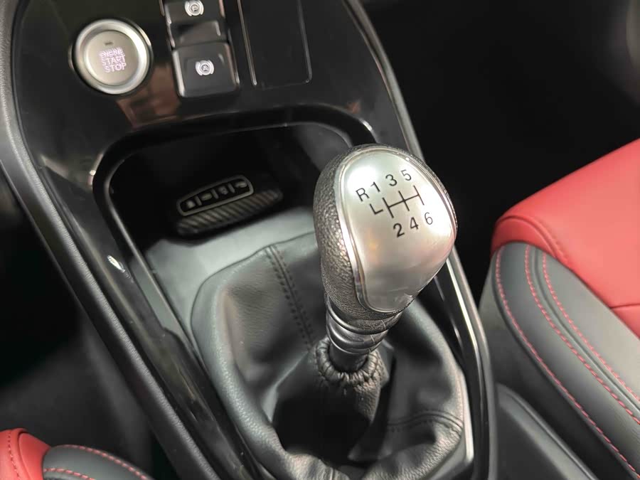 Haval H2s 2016 car image #21