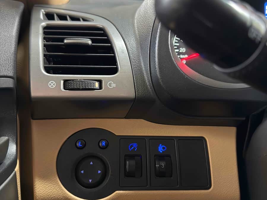 Chery Tiggo 2012 #21 Chery Tiggo 2012 car image #21