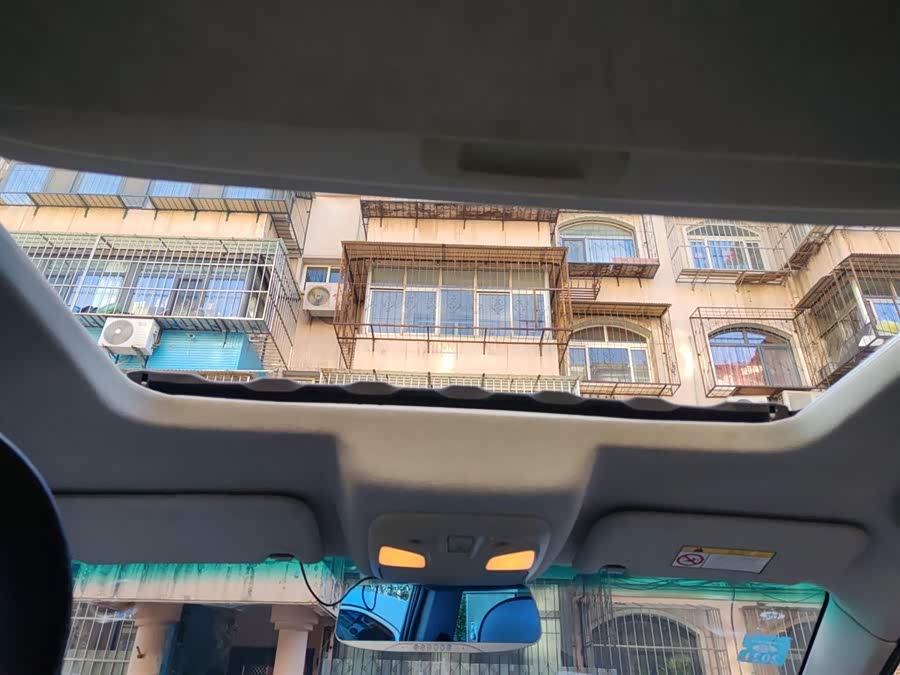 SWM X3 2019 imagen de coche #21