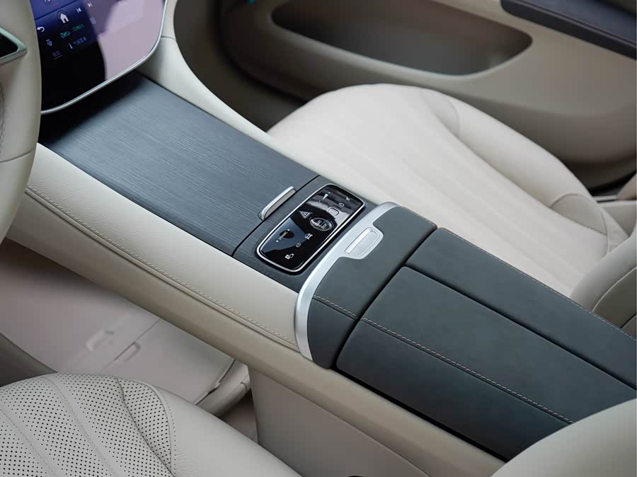 Mercedes-Benz EQS Class 2024 صورة سيارة #21