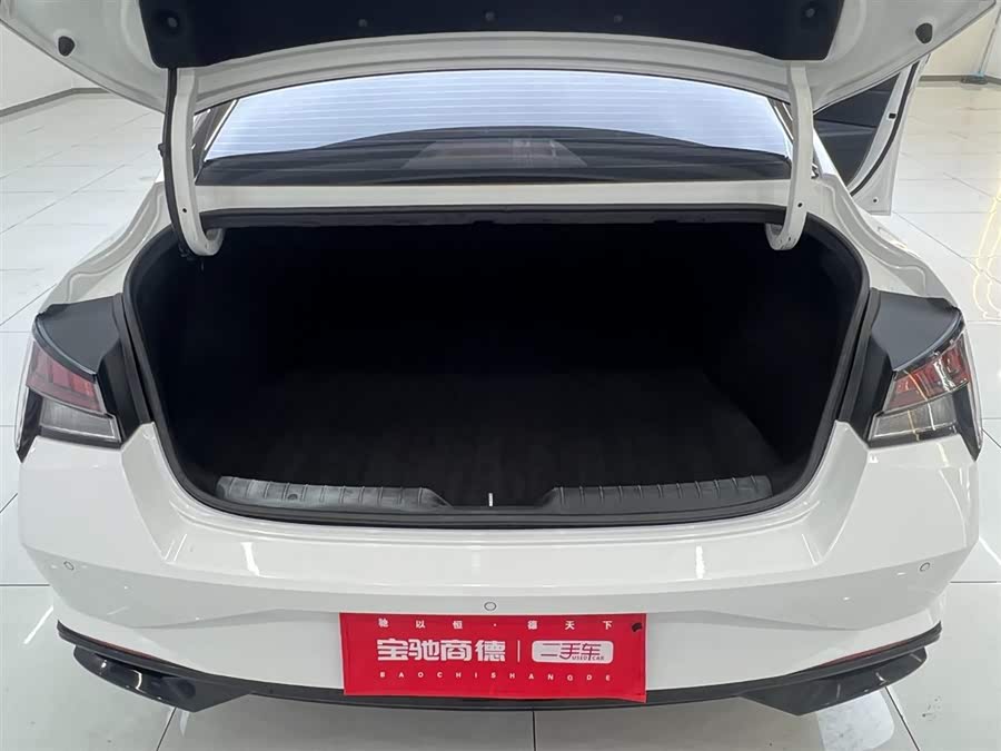 Hyundai Elantra 2023 imagen de coche #21