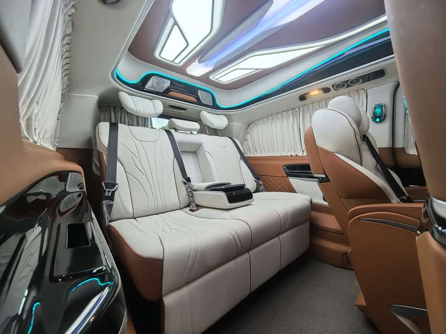 Mercedes-Benz V Class 2023 car image #21