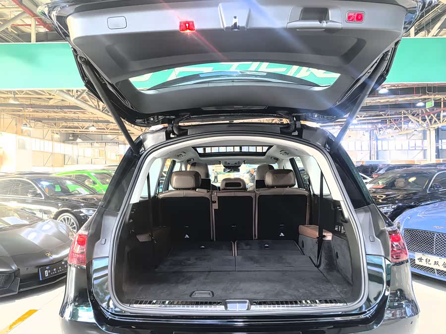 Mercedes-Benz GLS Class 2023 immagine di auto #21