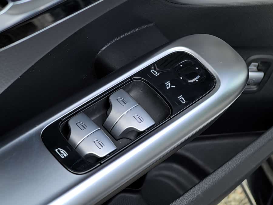 Mercedes-Benz C Class 2023 car image #21