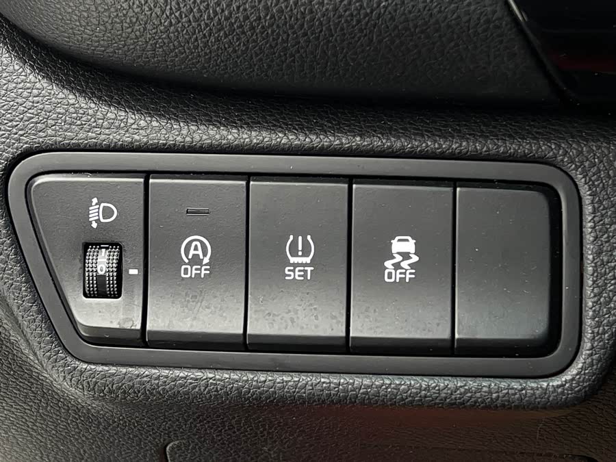 Kia Stonic 2022 car image #21