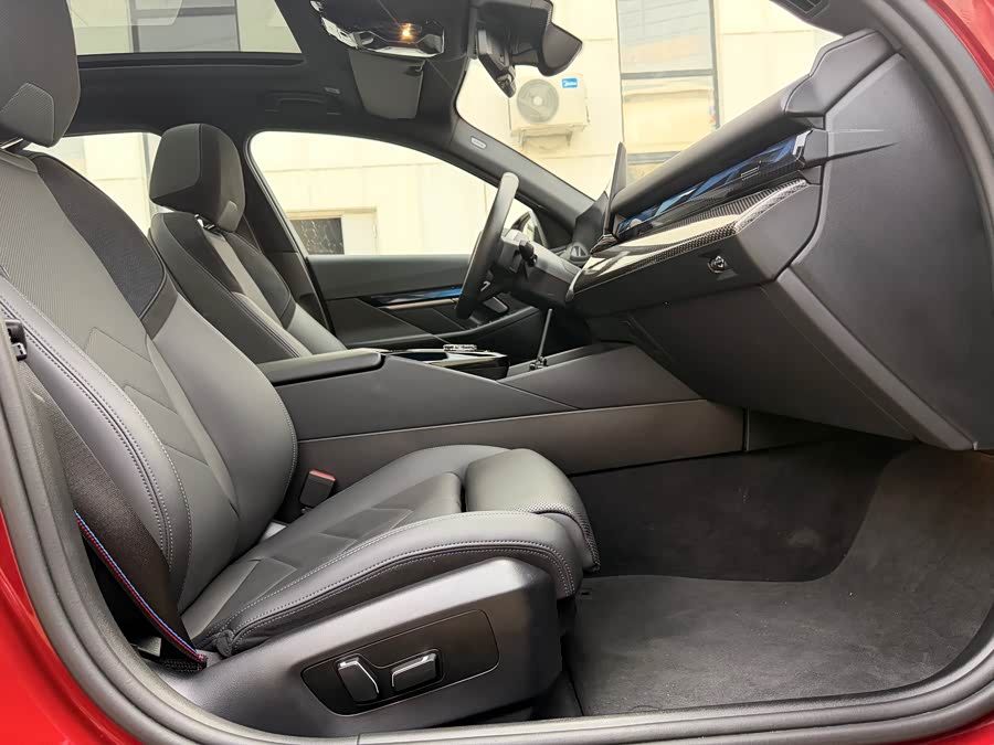 BMW i5 M60 2024 car image #21