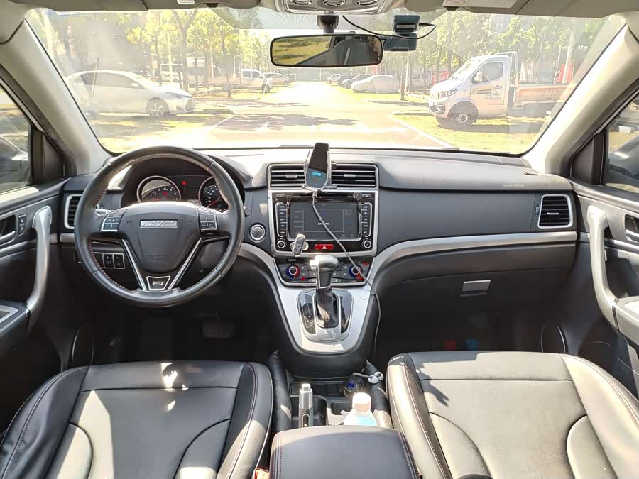 Haval M6 2017 car image #21
