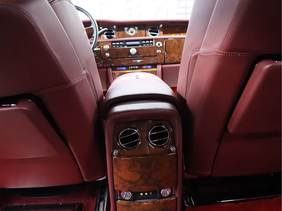 劳斯莱斯 古思特 2021 汽车图片 #21