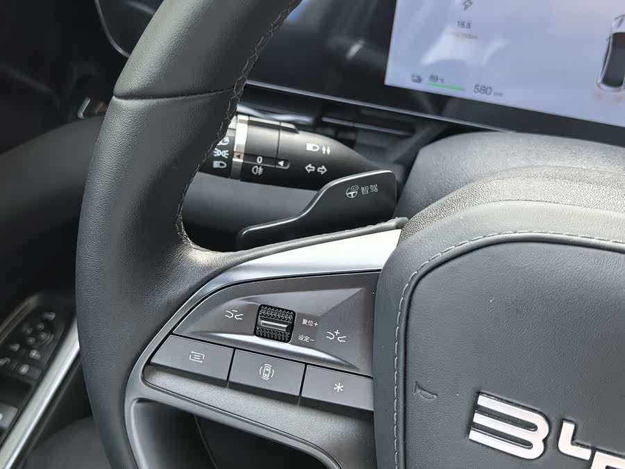 BYD Seal 2025 car image #21