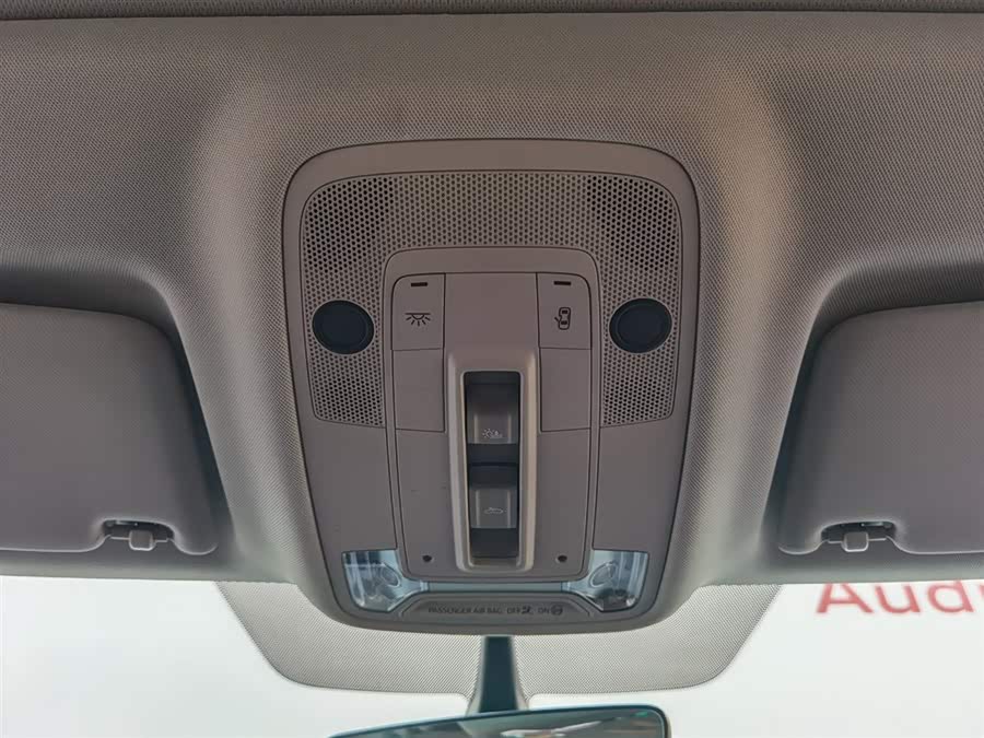Audi Q3 2020 car image #21