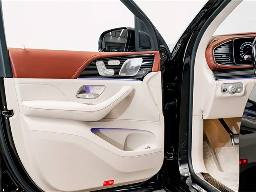 Mercedes-Benz Maybach GLS 2024 car image #21