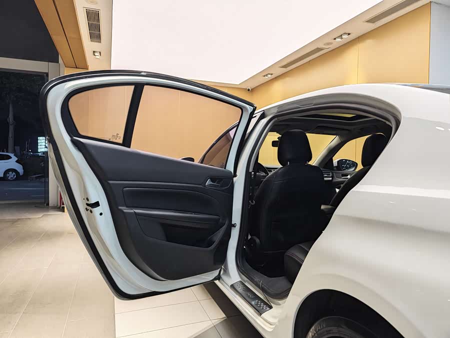 Peugeot 408 2016 car image #21