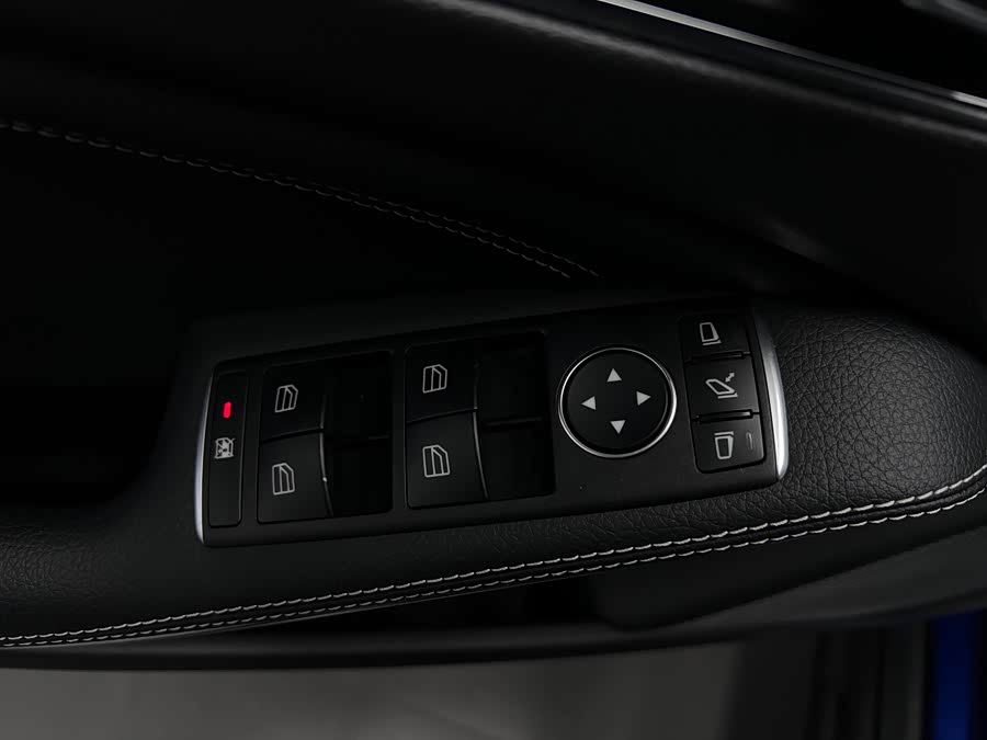 Mercedes-Benz GLA Class 2018 #21 Mercedes-Benz GLA Class 2018 car image #21