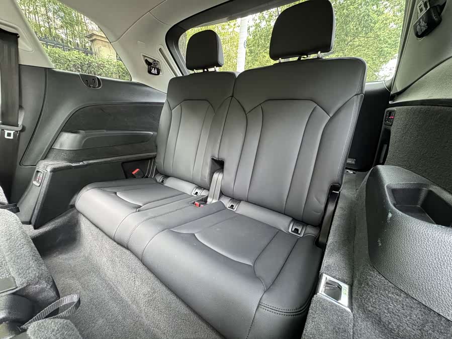Audi Q7 2023 car image #21