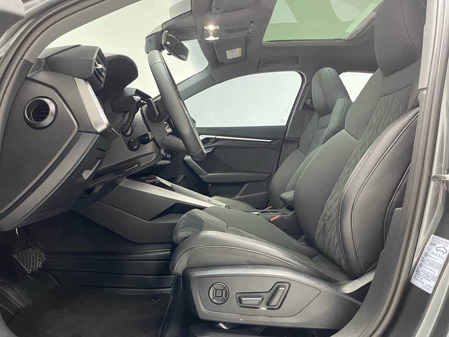 Audi A8 2021 imagen de coche #21