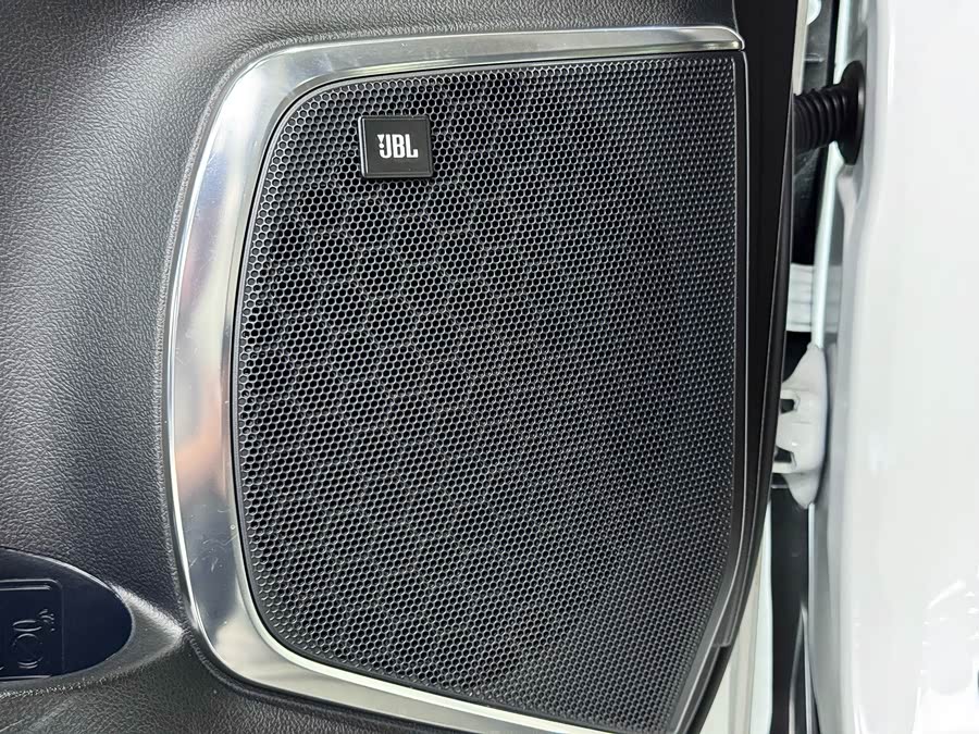 Toyota Vellfire 2023 car image #21