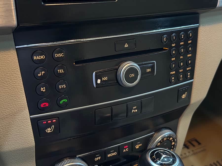 Mercedes-Benz GLK Class 2012 car image #21