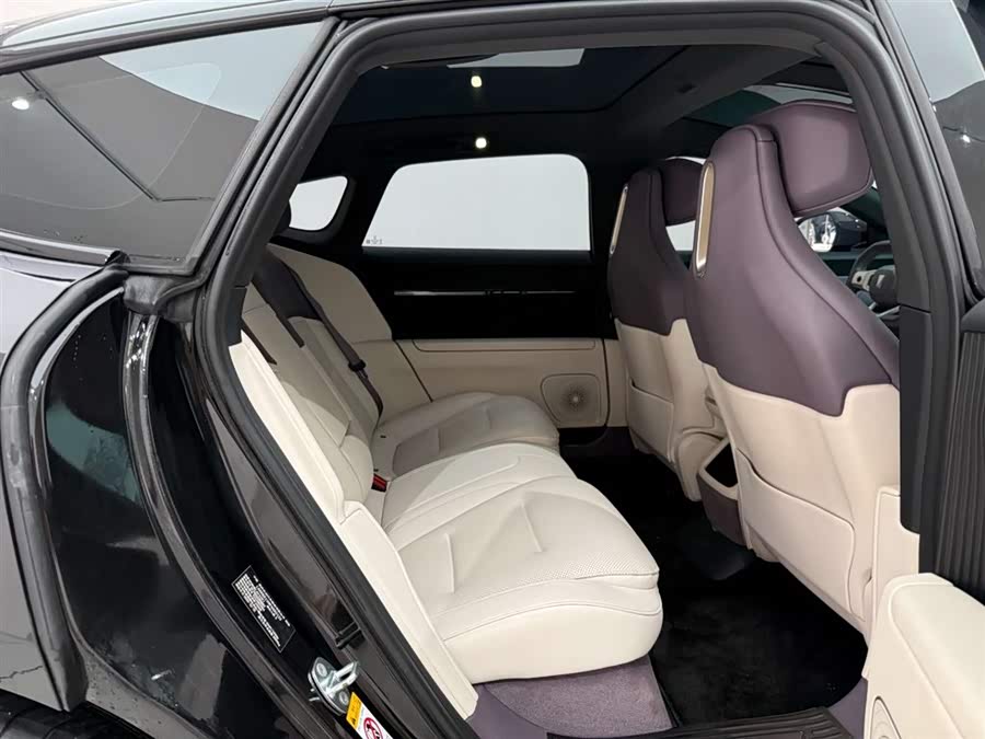 Avatr 12 2023 car image #21