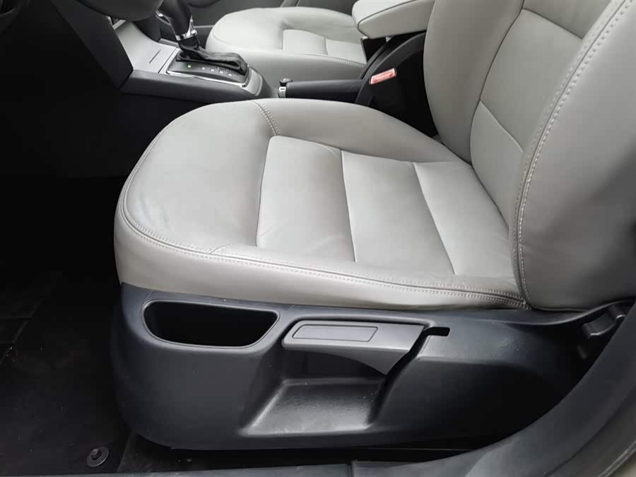 Skoda Octavia 2014 car image #21