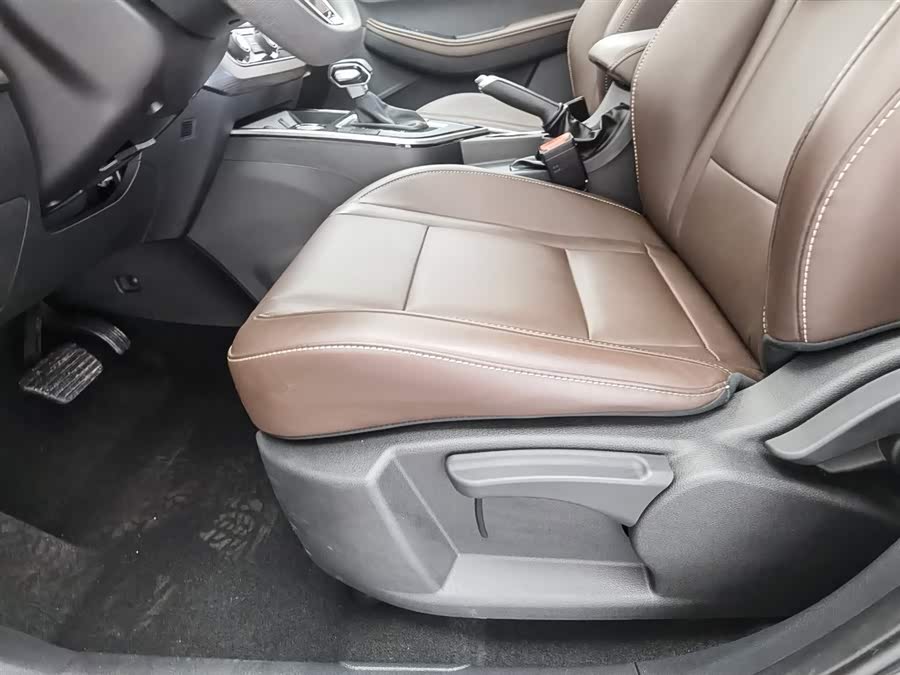 Forthing T5 2023 изображение автомобиля #21