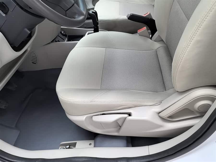 Changan Alsvin V5 2014 #21 Changan Alsvin V5 2014 car image #21