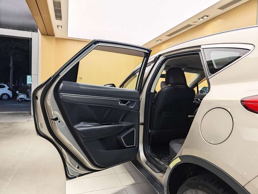 GEELY Emgrand GS 2017 car image #21