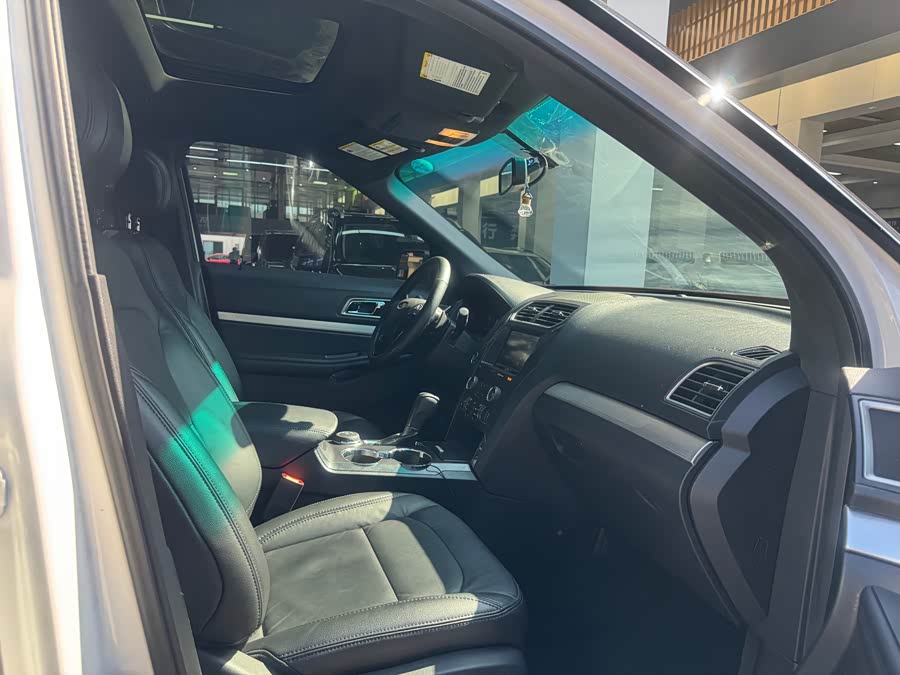 Ford Explorer (Imported) 2016 car image #21