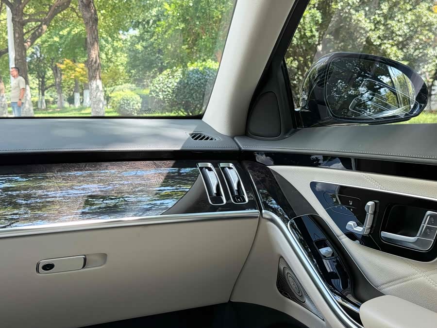 Mercedes-Benz Maybach S Class 2021 car image #21