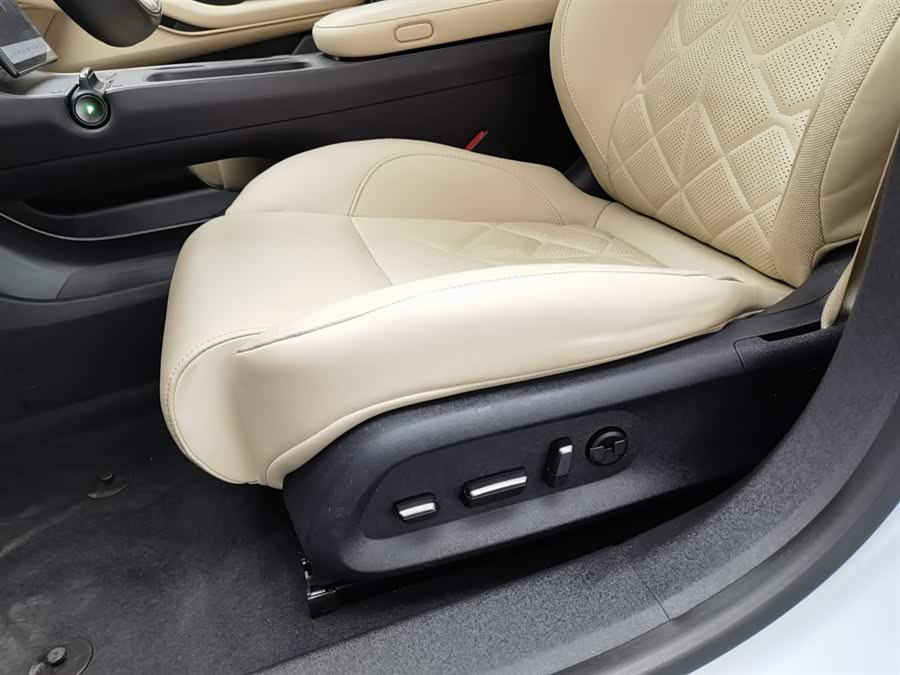 NIO ET5 2023 car image #21