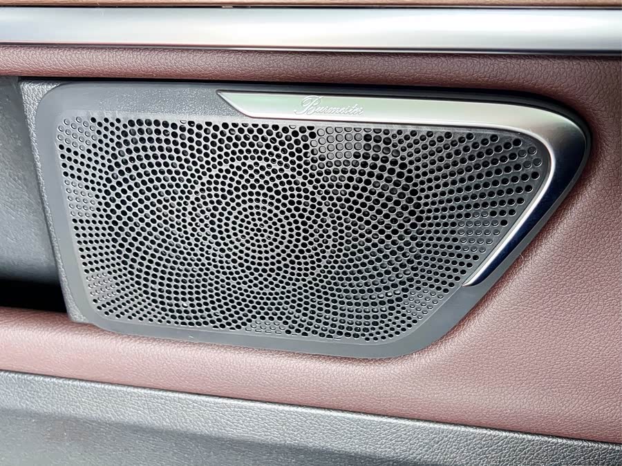 Mercedes-Benz V Class 2022 car image #21