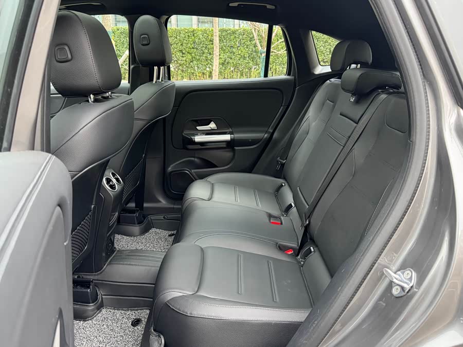 Mercedes-Benz GLA Class 2023 #21 Mercedes-Benz GLA Class 2023 car image #21