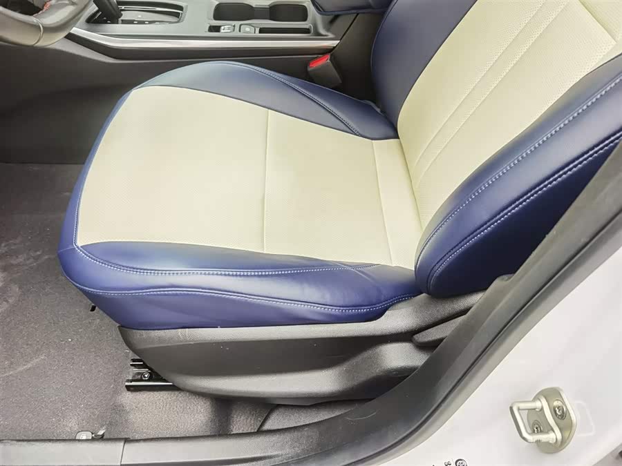 Chevrolet Tracker 2022 immagine di auto #21