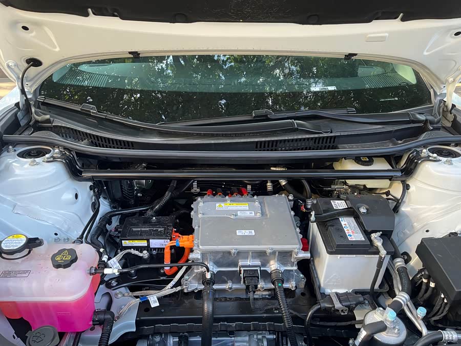 Toyota bZ5 2025 immagine di auto #21