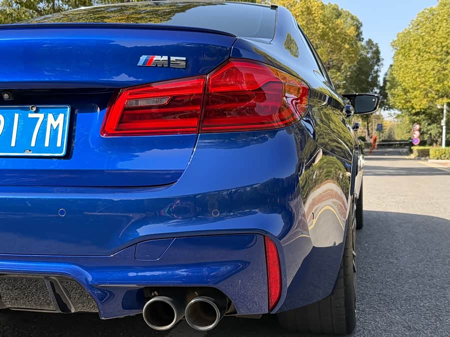 BMW M5 2018 car image #21