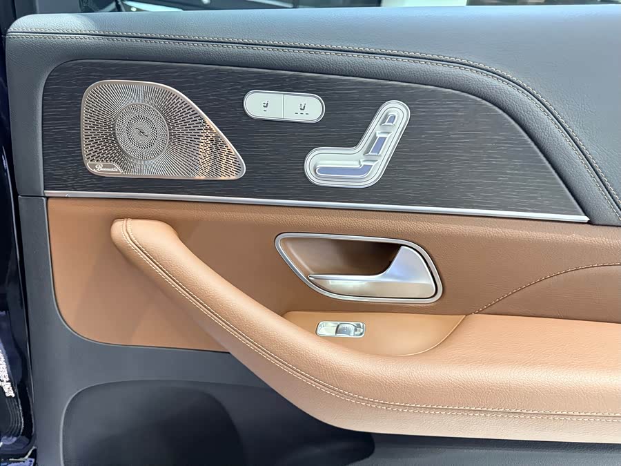 Mercedes-Benz GLS Class 2024 car image #21