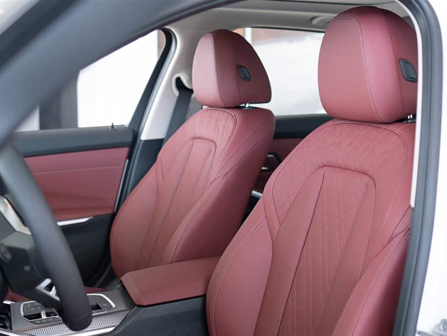 BMW i3 2025 car image #21