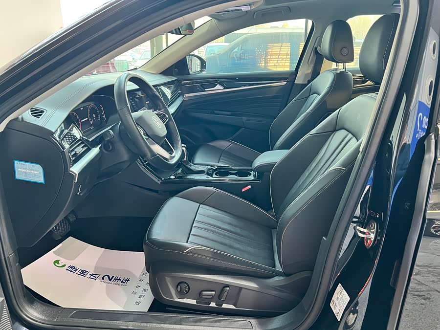 Volkswagen Passat 2023 car image #21