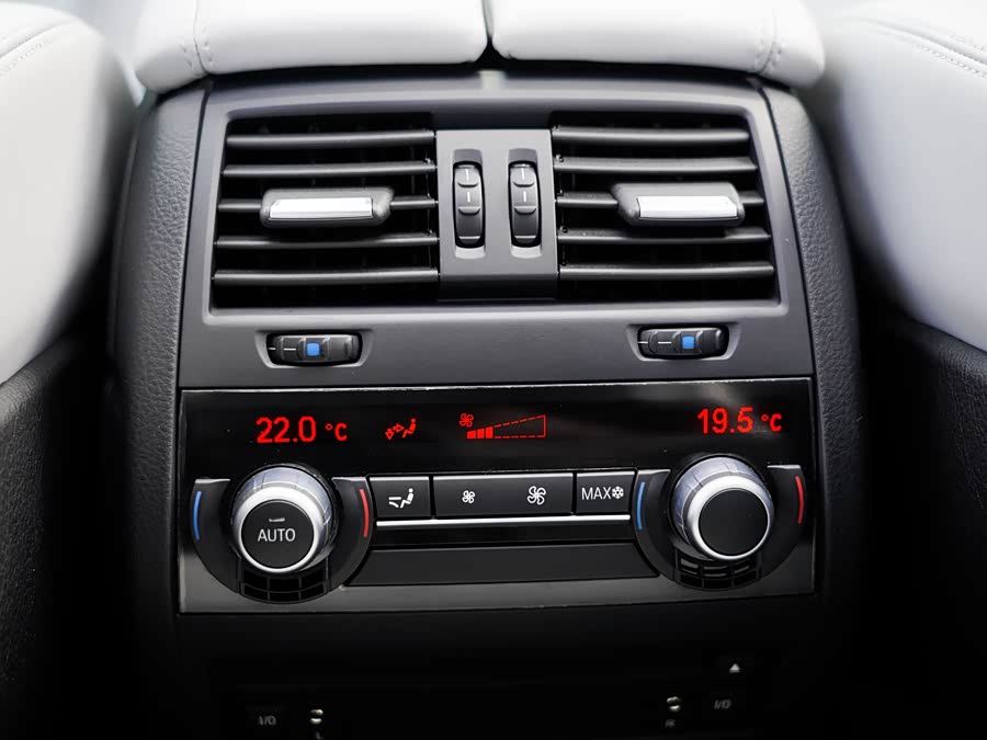 BMW M5 2012 #21 BMW M5 2012 car image #21