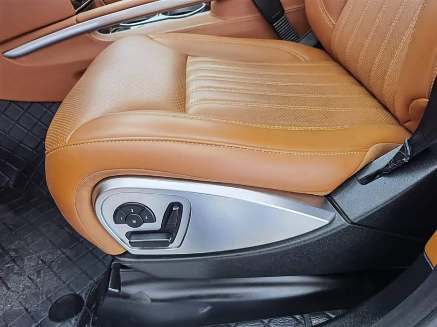 Mercedes-Benz GL Class 2012 car image #21